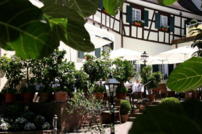 Гостиница Romantik Hotel zur Sonne  Баденвайлер